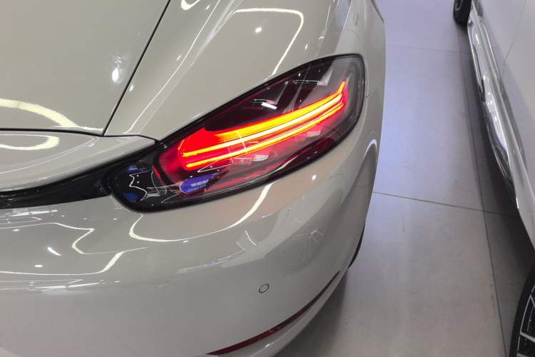 Used Porsche 718 2022 Cayman 2.0T Right Rear Taillight