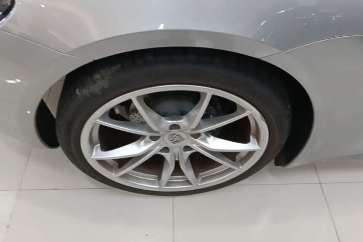 Used Porsche 718 2022 Boxster 2.0T Right Rear Wheel Hub