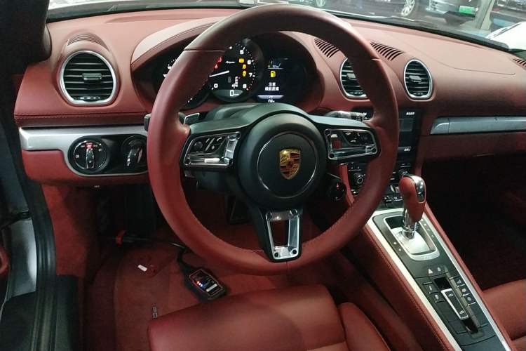 Used Porsche 718 2022 Spyder 2.0T Steering Wheel
