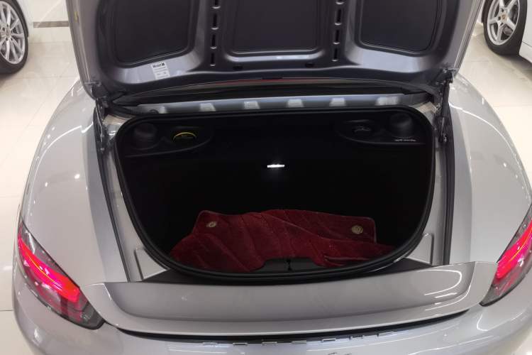 Used Porsche 718 2022 Boxster 2.0T Trunk