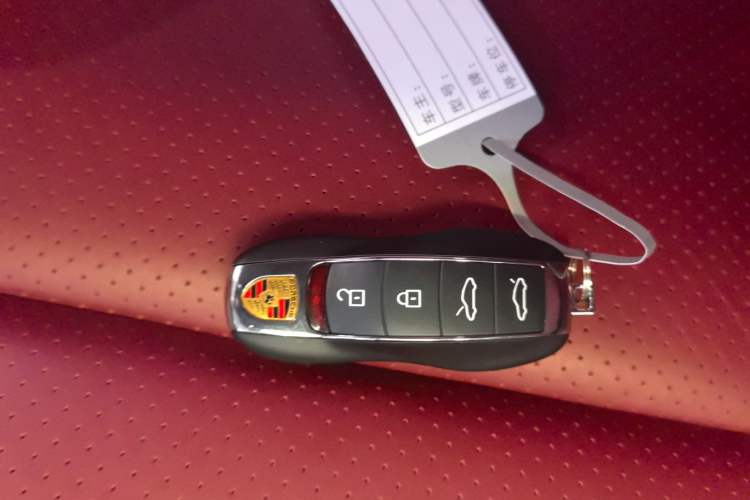 Used Porsche 718 2022 Cayman 2.0T Vehicle Key