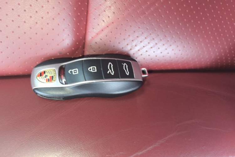Used Porsche 718 2022 Boxster 2.0T Vehicle Key