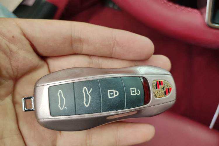 Used Porsche 718 2022 Cayman 2.0T Vehicle Key