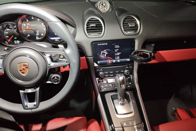 Used Porsche 718 2022 Cayman T 2.0T Audio And AC Panel