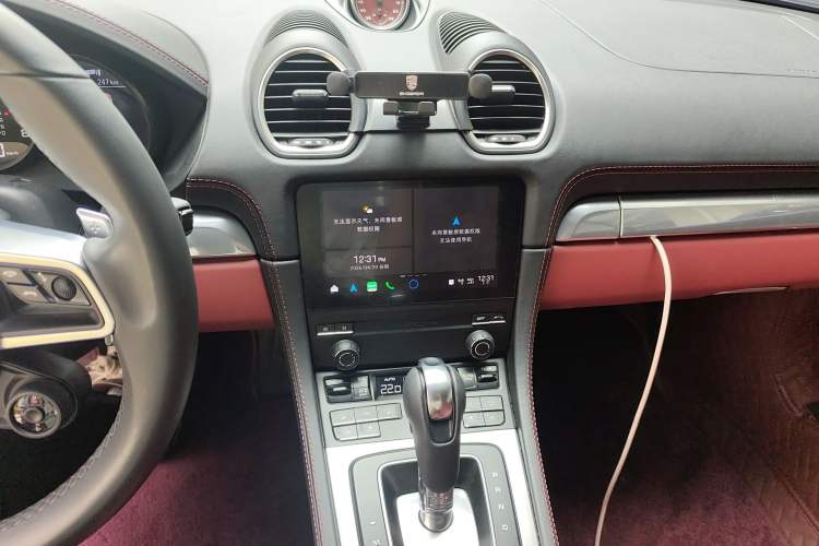Used Porsche 718 2022 Cayman 2.0T Audio And AC Panel