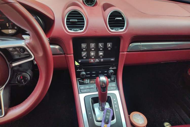 Used Porsche 718 2022 Boxster 2.0T Audio And AC Panel