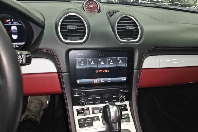 Used Porsche 718 2022 Spyder 2.0T Audio And AC Panel