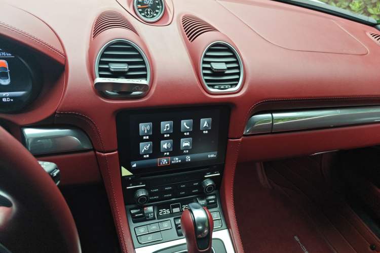 Used Porsche 718 2022 Boxster 2.0T Audio And AC Panel