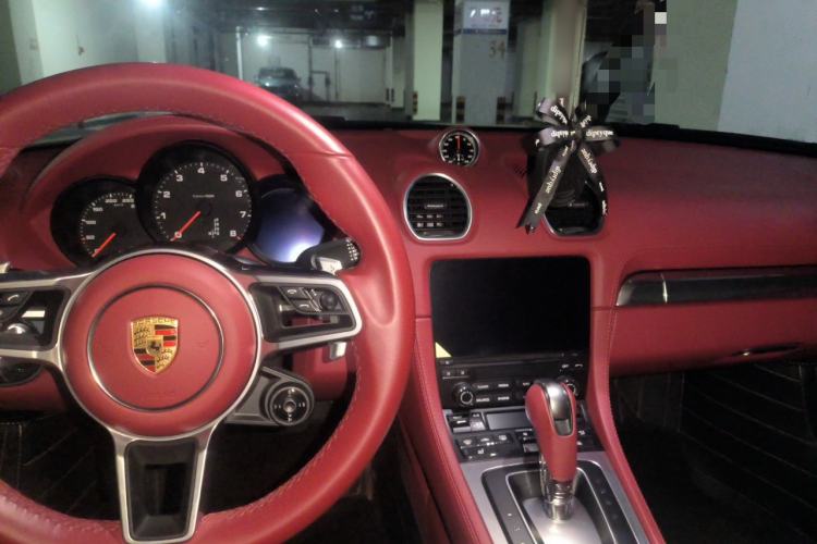 Used Porsche 718 2022 Boxster 2.0T Center Console