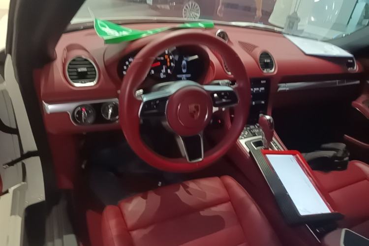 Used Porsche 718 2022 Boxster 2.0T Center Console