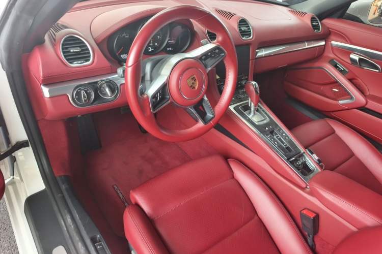 Used Porsche 718 2022 Boxster 2.0T Center Console