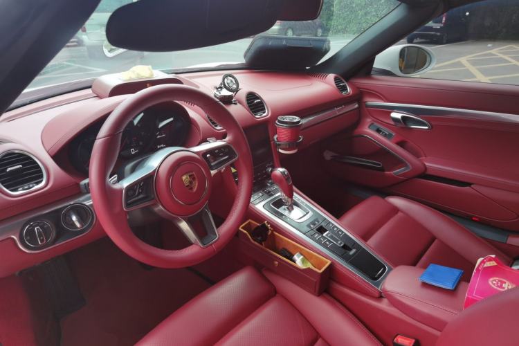Used Porsche 718 2022 Boxster 2.0T Center Console