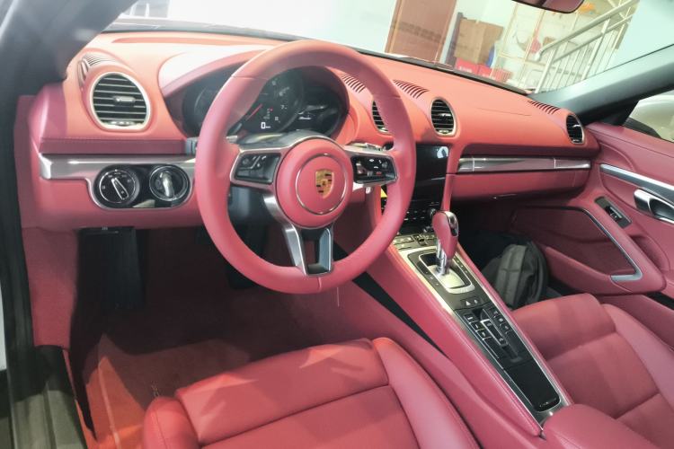 Used Porsche 718 2022 Boxster 2.0T Center Console
