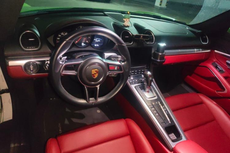 Used Porsche 718 2022 Cayman 2.0T Center Console