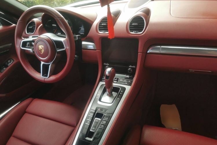 Used Porsche 718 2022 Boxster 2.0T Center Console