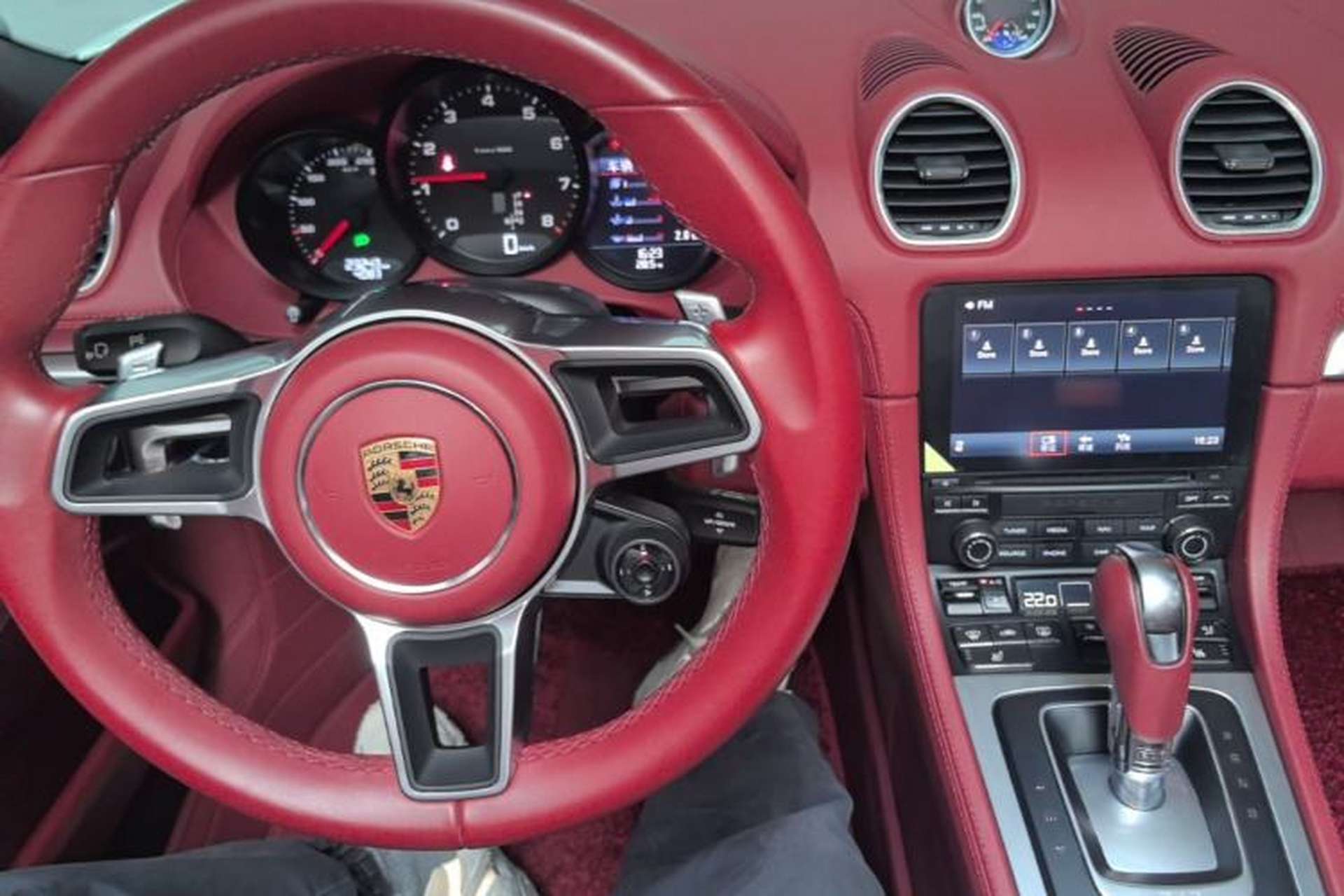 Used Porsche 718 2022 Boxster 2.0T Center Console