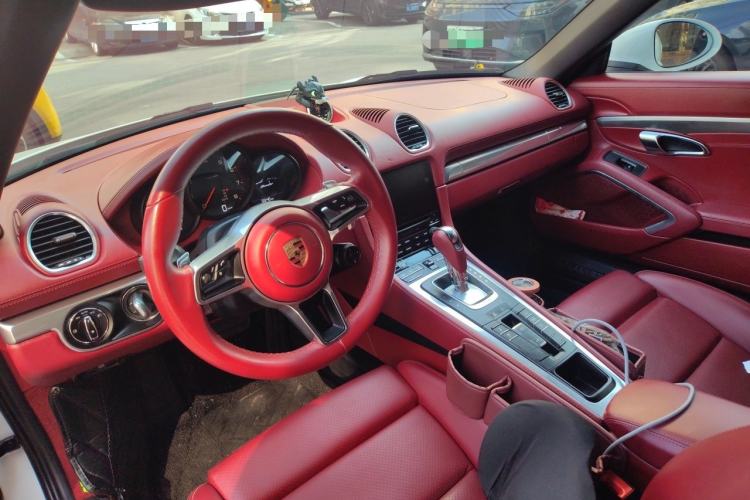 Used Porsche 718 2022 Boxster 2.0T Center Console