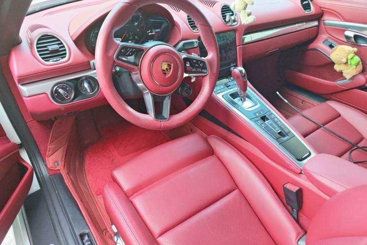 Used Porsche 718 2022 Boxster 2.0T Center Console