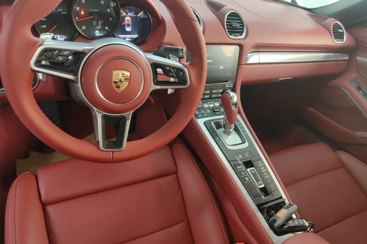 Used Porsche 718 2022 Boxster 2.0T Center Console