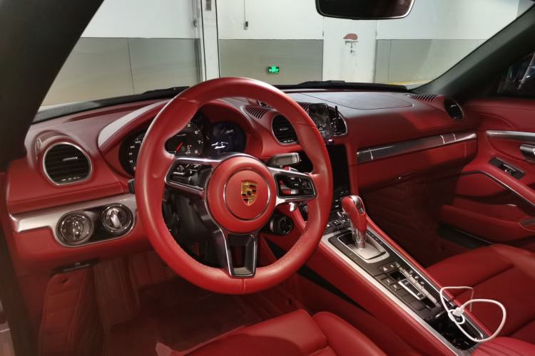 Used Porsche 718 2022 Boxster 2.0T Center Console