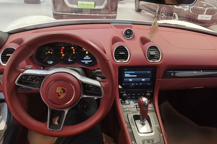 Used Porsche 718 2022 Boxster 2.0T Center Console