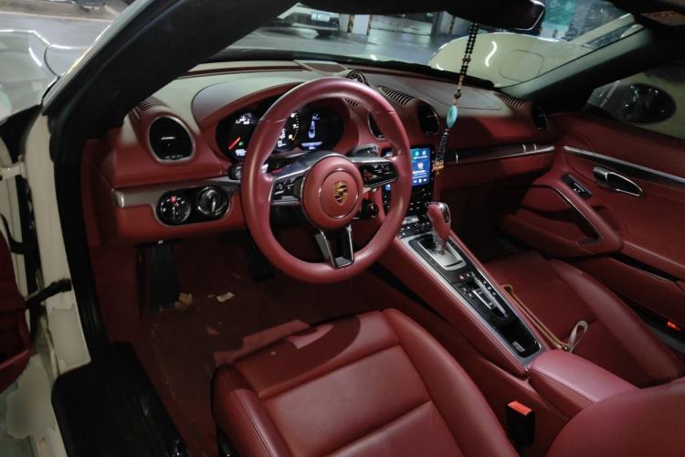 Used Porsche 718 2022 Boxster 2.0T Center Console