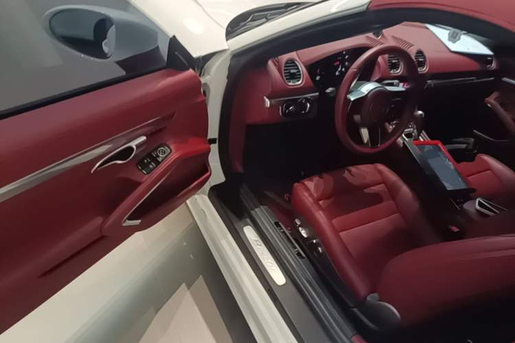 Used Porsche 718 2022 Boxster 2.0T Driver Seat
