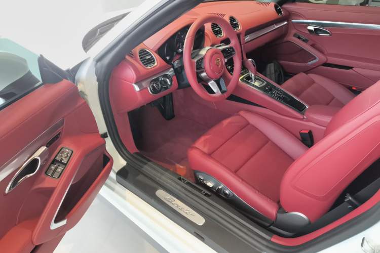 Used Porsche 718 2022 Boxster 2.0T Driver Seat