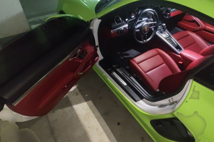 Used Porsche 718 2022 Cayman 2.0T Driver Seat