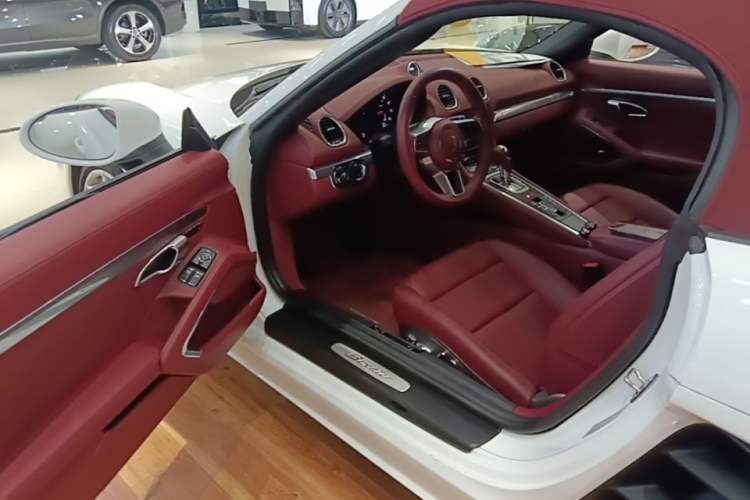 Used Porsche 718 2022 Boxster 2.0T Driver Seat