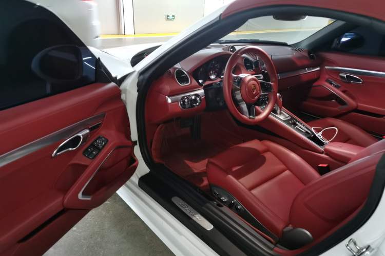 Used Porsche 718 2022 Boxster 2.0T Driver Seat