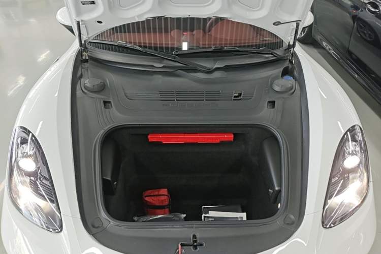 Used Porsche 718 2022 Boxster 2.0T Engine Bay