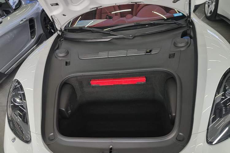 Used Porsche 718 2022 Boxster T 2.0T Engine Bay