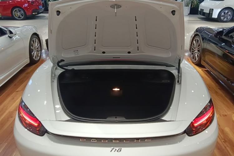 Used Porsche 718 2022 Boxster 2.0T Engine Bay