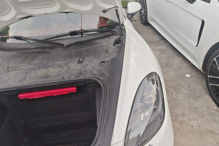 Used Porsche 718 2022 Boxster 2.0T Engine Bay Left