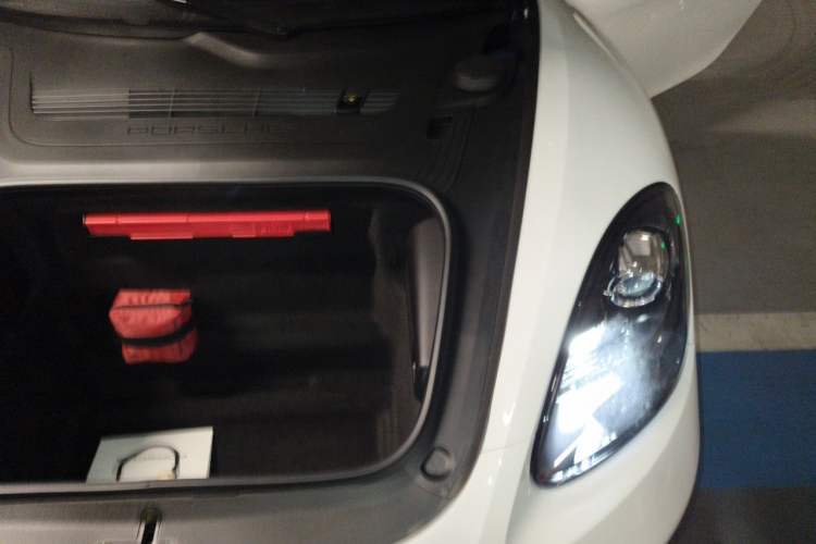 Used Porsche 718 2022 Boxster 2.0T Engine Bay Left
