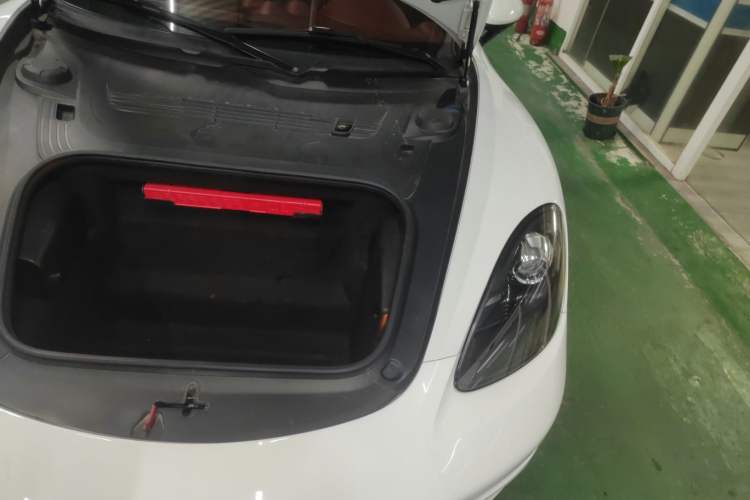 Used Porsche 718 2022 Boxster 2.0T Engine Bay Left