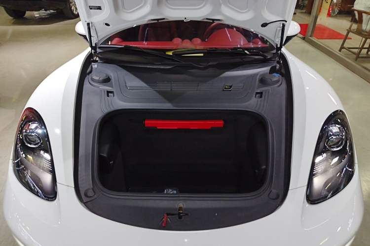Used Porsche 718 2022 Boxster 2.0T Engine Bay