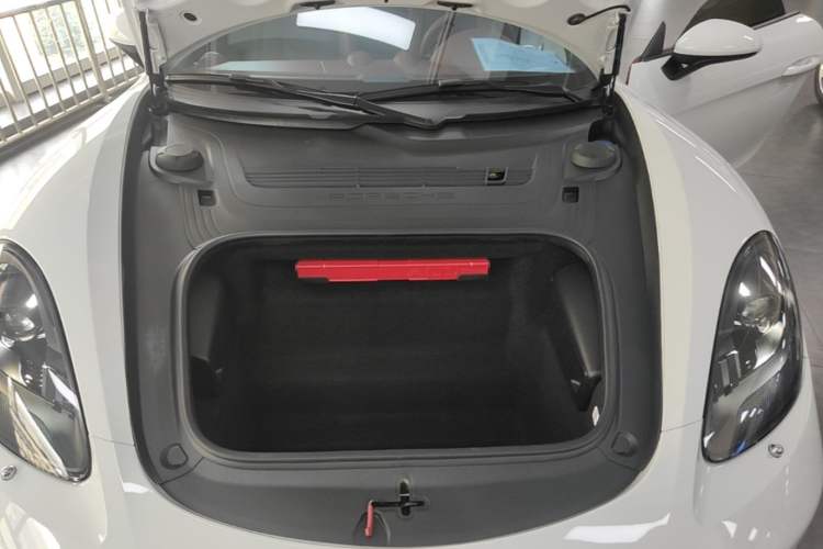 Used Porsche 718 2022 Boxster 2.0T Engine Bay