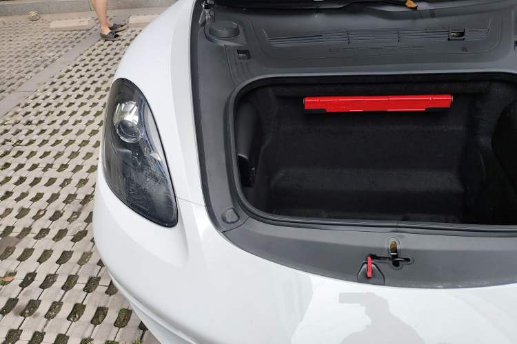 Used Porsche 718 2022 Cayman 2.0T Engine Bay Right
