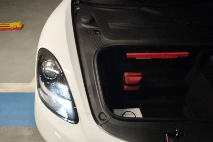 Used Porsche 718 2022 Boxster 2.0T Engine Bay Right