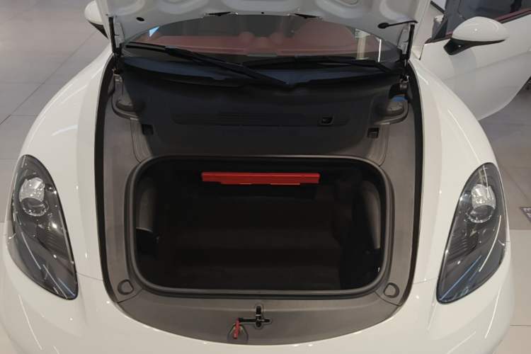Used Porsche 718 2022 Boxster 2.0T Engine Bay