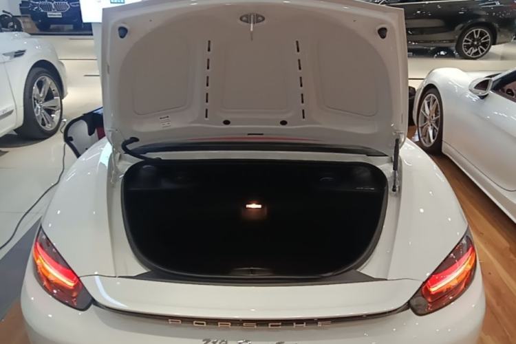 Used Porsche 718 2022 Boxster 2.0T Engine Bay