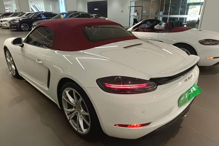 Used Porsche 718 2022 Boxster 2.0T Exterior 2