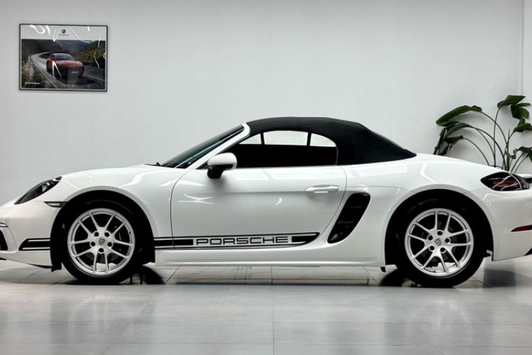 Used Porsche 718 2022 Boxster 2.0T Exterior 2