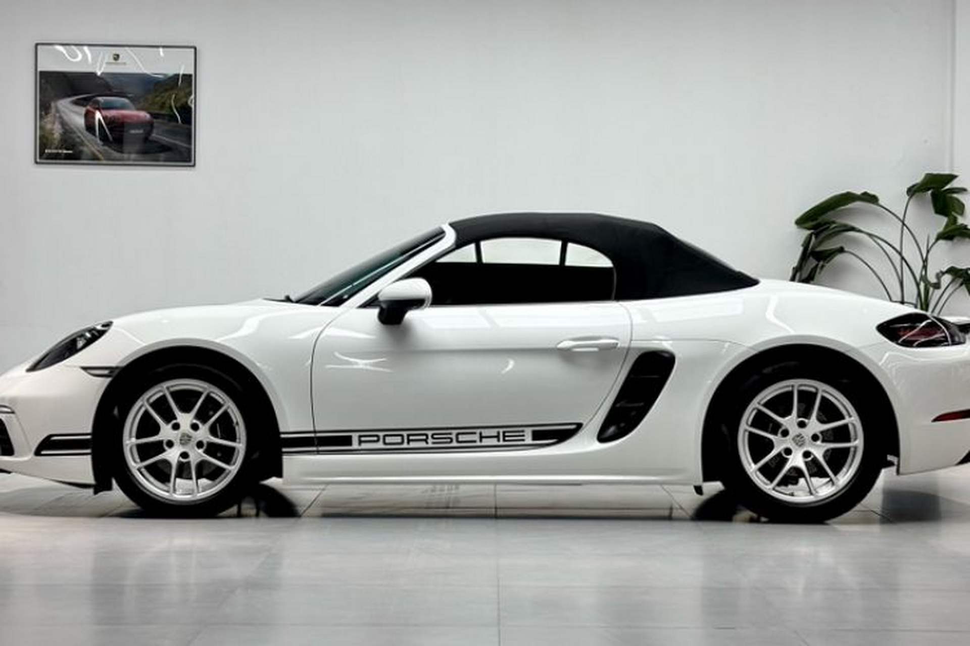 Used Porsche 718 2022 Boxster 2.0T Exterior 2