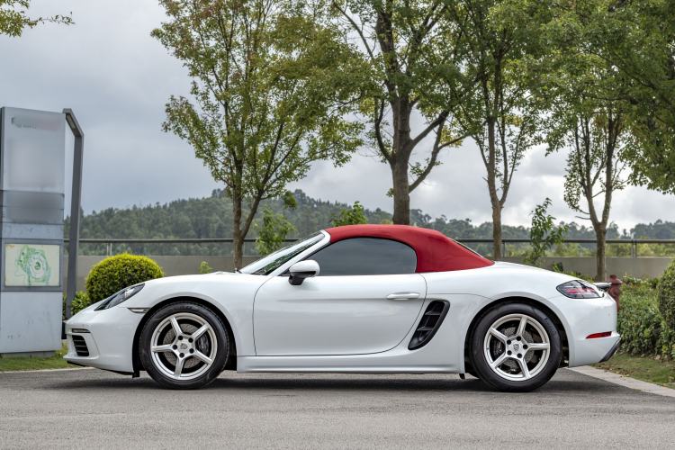 Used Porsche 718 2022 Boxster 2.0T Exterior 2