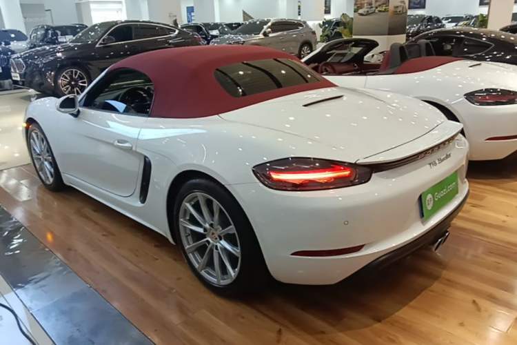 Used Porsche 718 2022 Boxster 2.0T Exterior 2