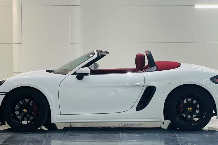 Used Porsche 718 2022 Boxster 2.0T Exterior 3