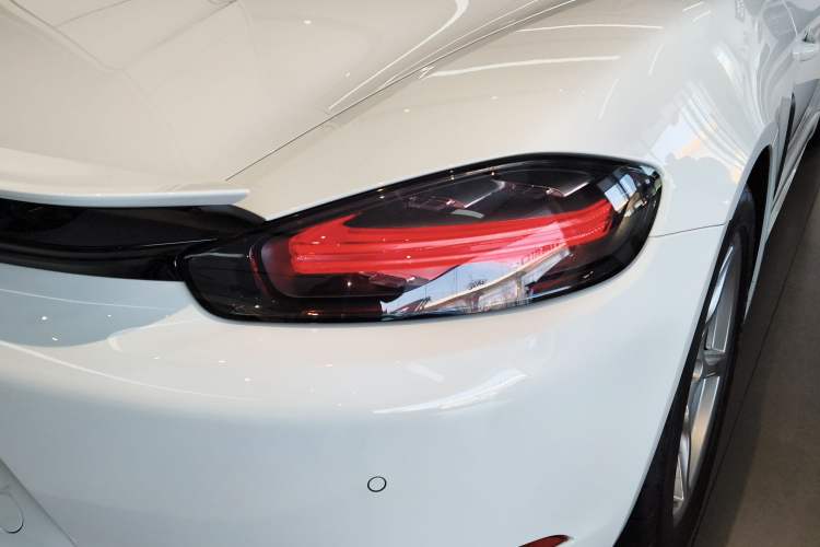 Used Porsche 718 2022 Boxster 2.0T Exterior 3